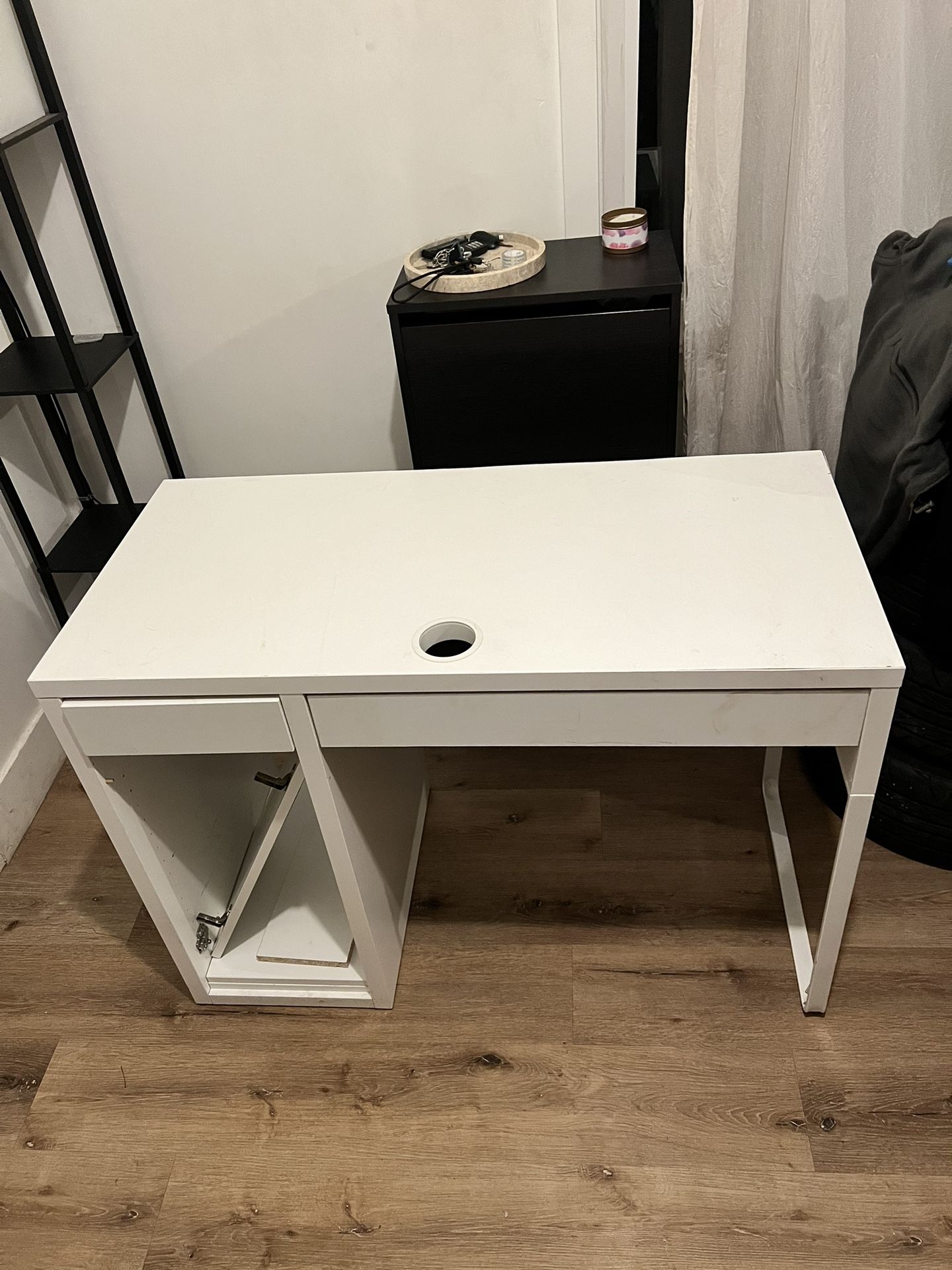 IKEA Micke desk