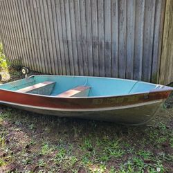 12 Foot Lund Aluminum Cartopper 