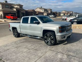 2015 Chevrolet Silverado 1500 Crew Cab - 1 Owner / Clean Title