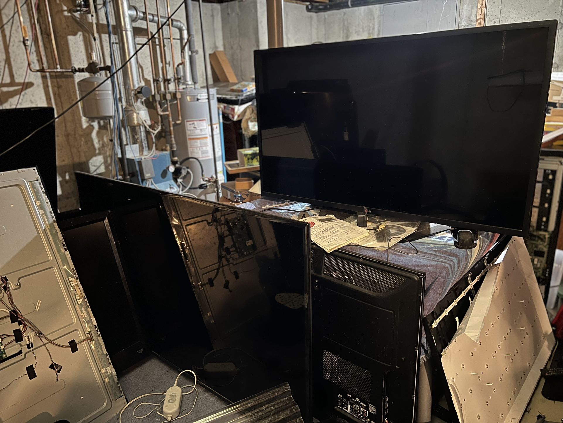 Lot of Non-Working LED & Plasma TVs – LG, Vizio, Samsung – LED TV’s for Repair, Parts, Fix Or Flip