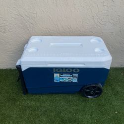 Igloo Island Breeze Maxcold 90 Qt Roller Cooler - See My Items 