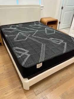 New mattress in a original package Queen Size Mattress Pillow Top 12"