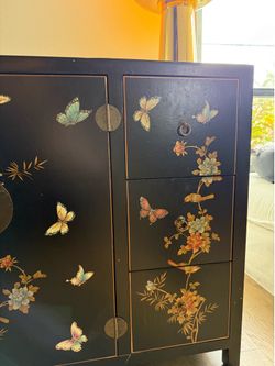 Butterfly oriental credenza side board