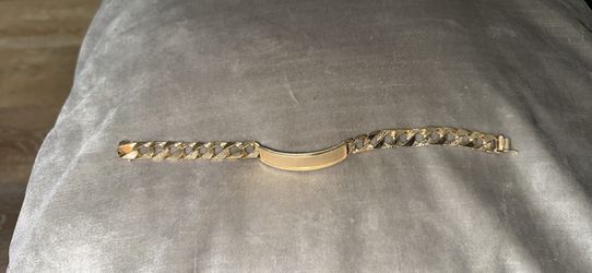 Gold link id bracelet