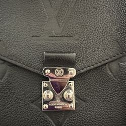 Louis Vuitton Purse, Black Leather