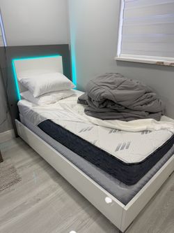 2 Twin Beds & Frames