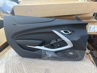 OEM 2019 - 2021 Chevrolet Camaro LT1/SS Driver Side Interior Door Panel Genuine GM 