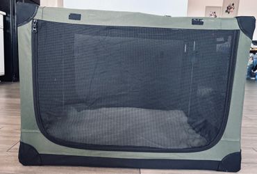 Dog crate. Portable Dog travel