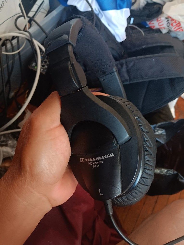 Sennheiser HD 280 Pro Headphones