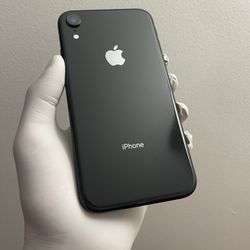 Iphone XR / UNLOCKED /  64 GB / color black 