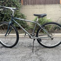 Trek 850 Mountain Track Bike