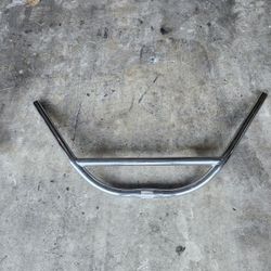 Clean Chrome Cruiser Bars With Cross Bar 