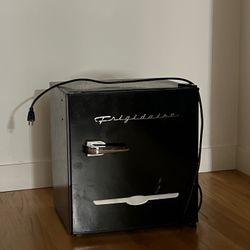 Frigidaire Mini Fridge 