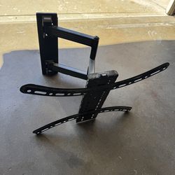 SANUS TV wall mount swivel