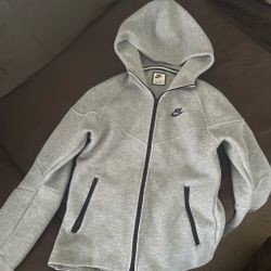 grey nike tech size:S