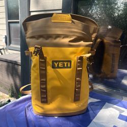 Yeti Alpine M20 Backpack Cooler. Rare Hard Too Find Discontinued Item. $475