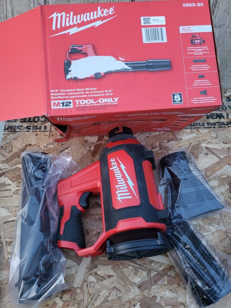 Milwaukee M12 12V Lithium-Ion Cordless Compact Spot Blower (Tool-Only)
