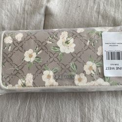 New Nine West Peony floral wallet
