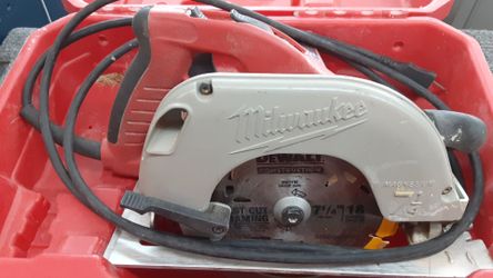 Milwaukee 6390-20 7-1/4" circular saw w/case