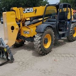 7,000lbs Reach Forklift JCB 507