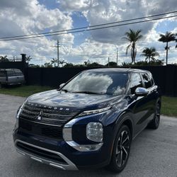 2022 Mitsubishi Outlander Se