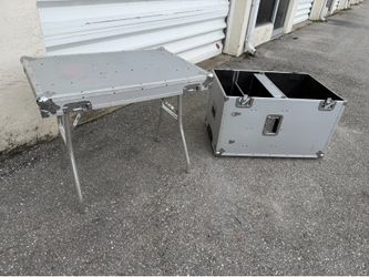 Large Aluminum Rolling Flight Case Storage Trunk with Lid that Converts to a table!  Box 20.5x20.5x32in Table 31x21x26in