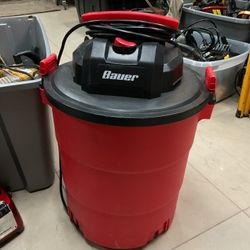 BAUER 14 Gallon Wet/Dry Vacuum