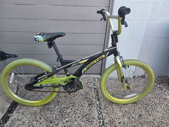 Huffy Spectre 20" Kids BMX Bike – Green Tires