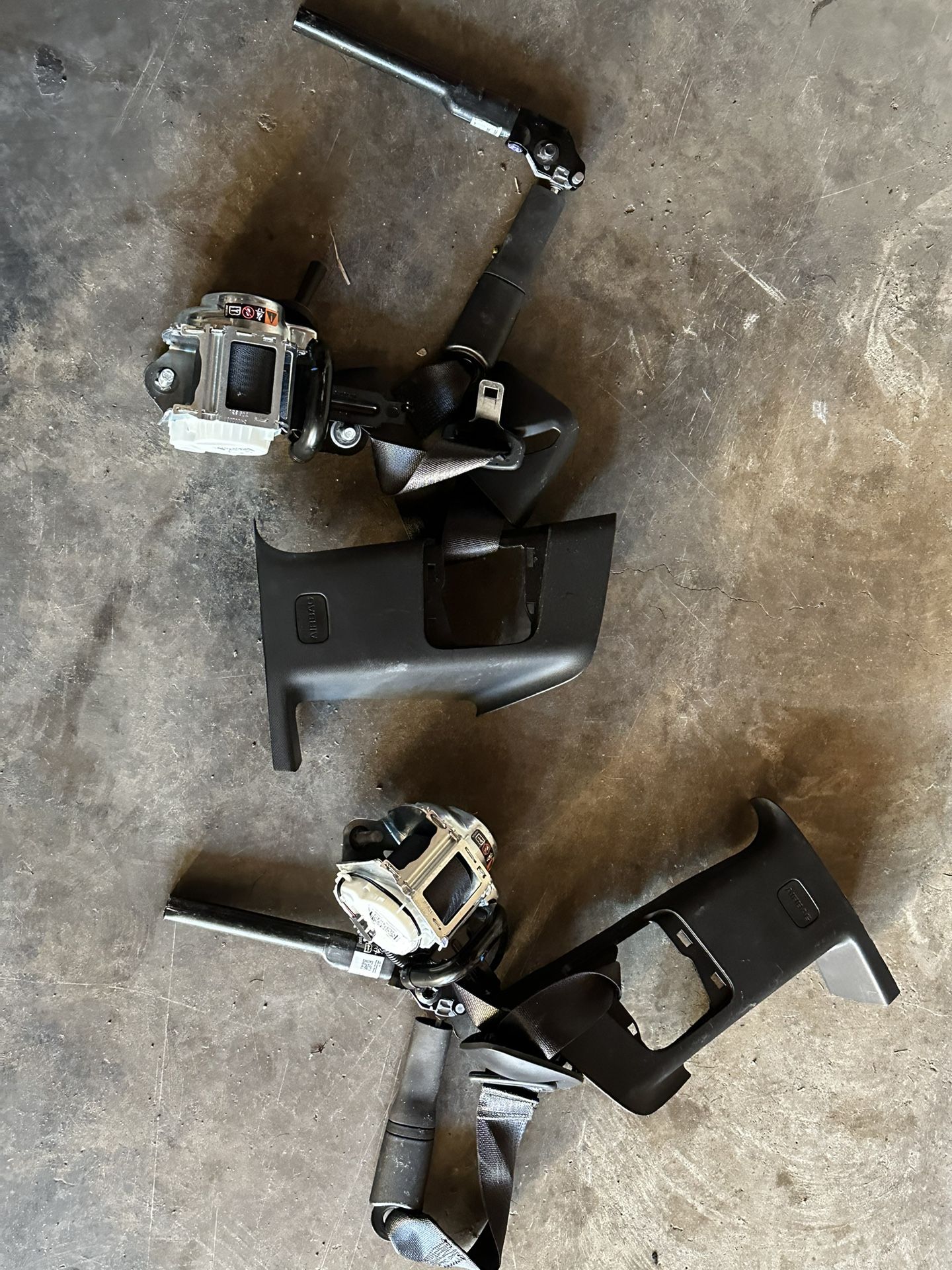 OEM 6 Gen Camaro Seatbelt Retractors