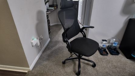 Black High-Back Mesh Office Chair