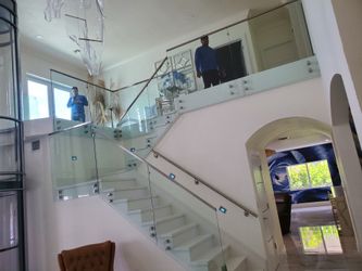 Glass stairs in all the measures