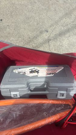 Hydraulic floor jack
