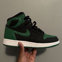 Air Jordan 1 Retro High OG 'Pine Green 