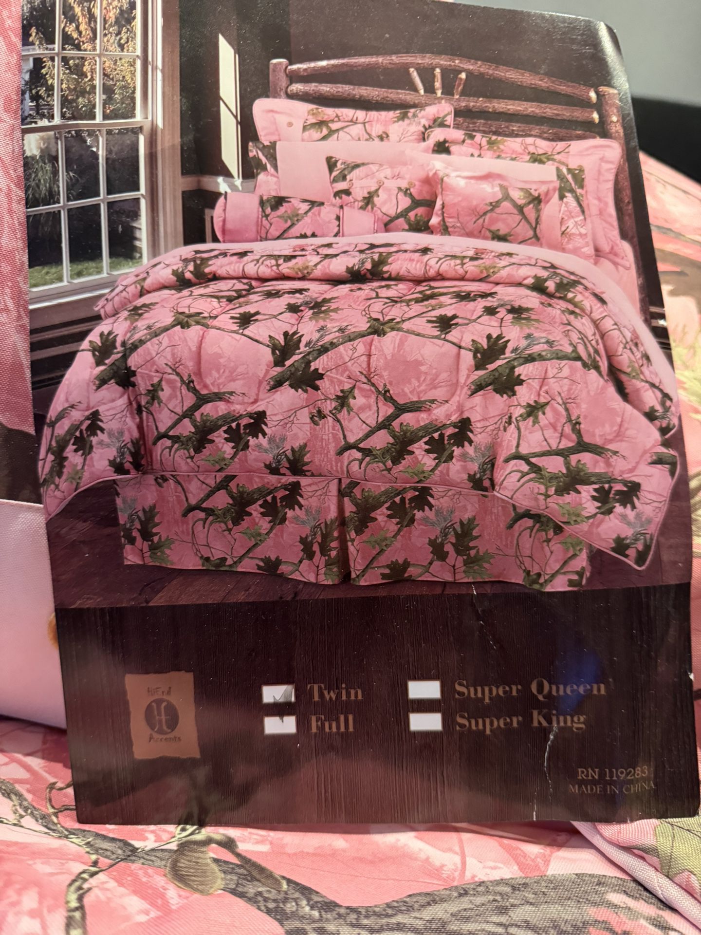 Pink Camo Comforter Set