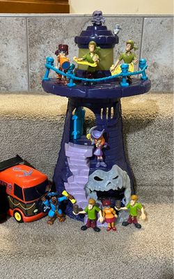 Scooby Doo Crystal Cove Fright House Lighthouse Playset Lot w/8 Figures Vehicle