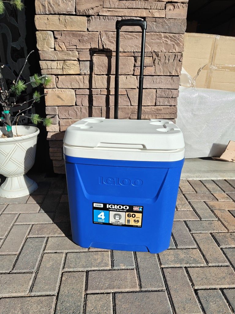 Igloo Laguna 60 Roller cooler.