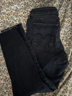 Women Levis