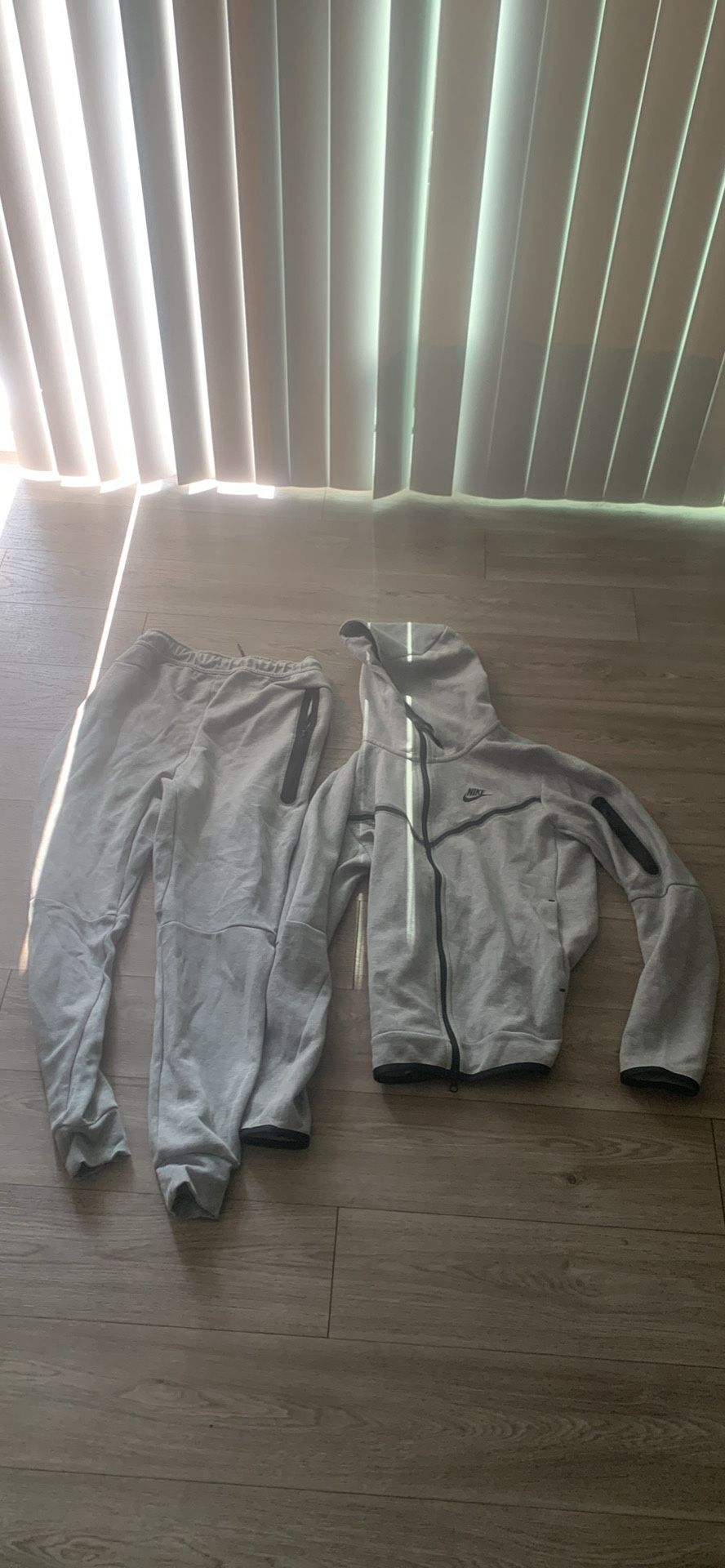 Nike Windrunner Tech Fleece