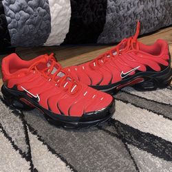 NIKE AIR MAX PLUS TN ‘University Red’