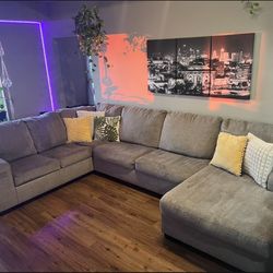 Grey sectional - 3 pieces - $600