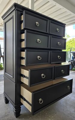 Nice Dresser. 