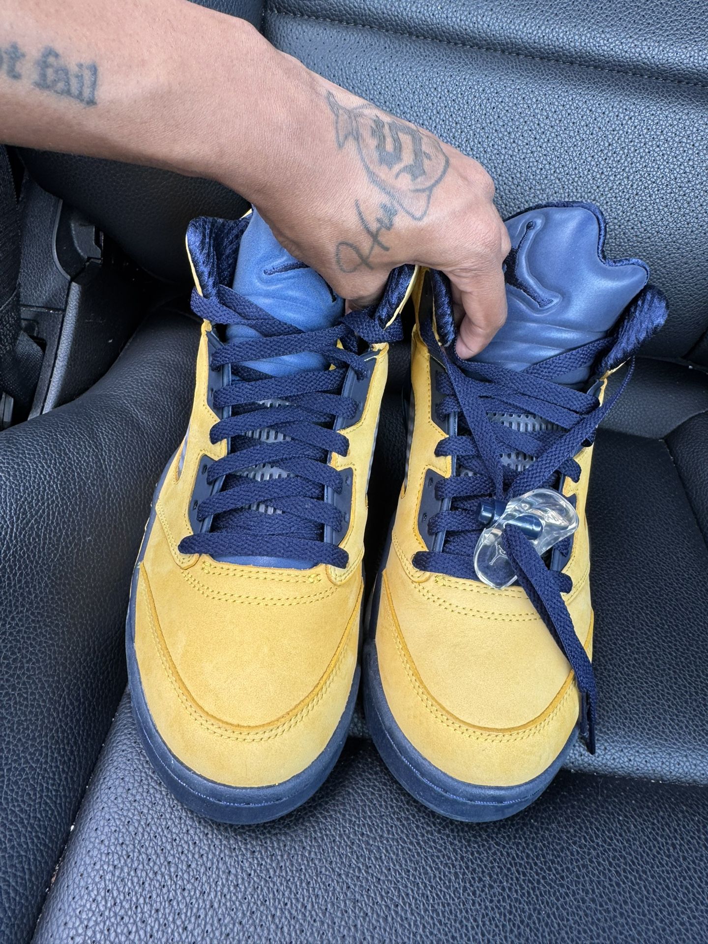 Jordan 5 Retro Michigan 