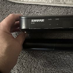 SHURE Wireless Microphone System 