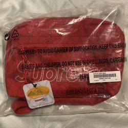 Supreme FW18B10 Shoulder Bag Red