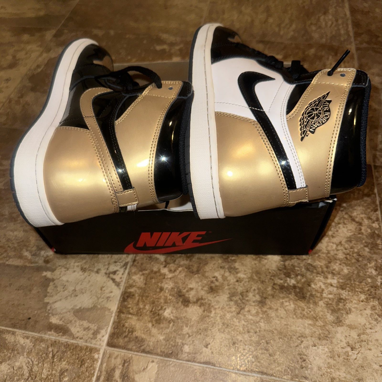 Gold Toe1s Sz 8