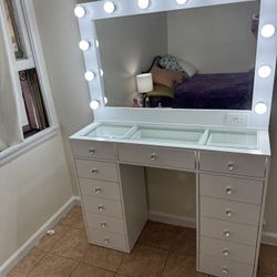 Makeup Vainty With Glass Top