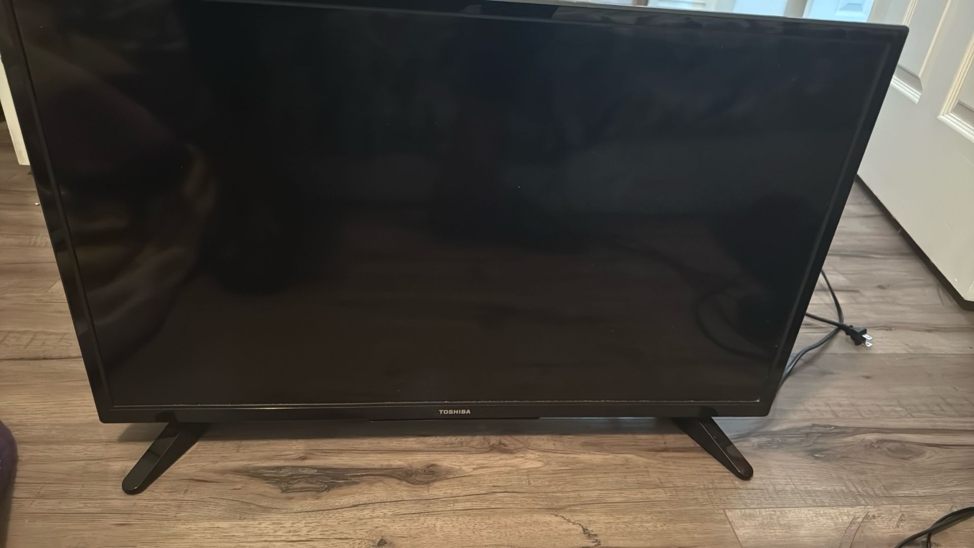 Toshiba 32 Inch TV
