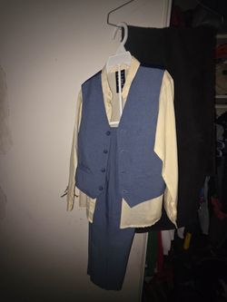 Boys suit size 7-8 Nautica