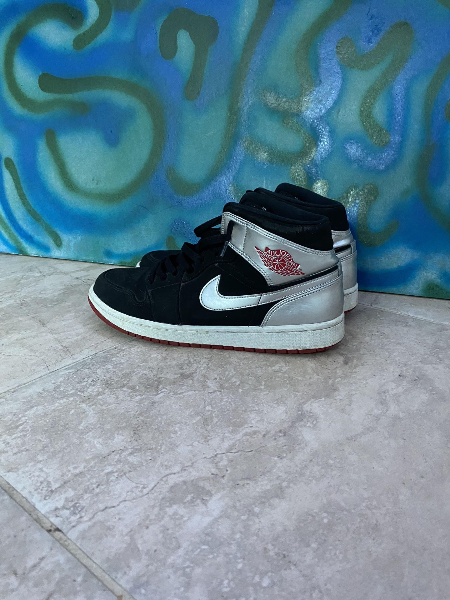 Jordan 1 Mid Black Red & Silver (GS) $