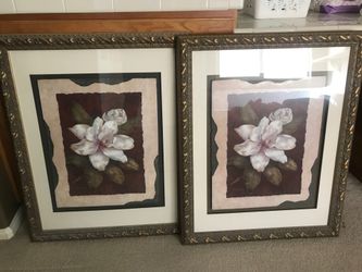 Picture Wall decoration set of 2 26x30